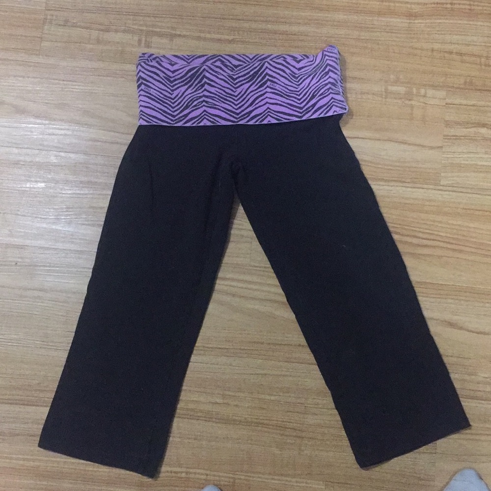 Victoria’s Secret cropped leggings